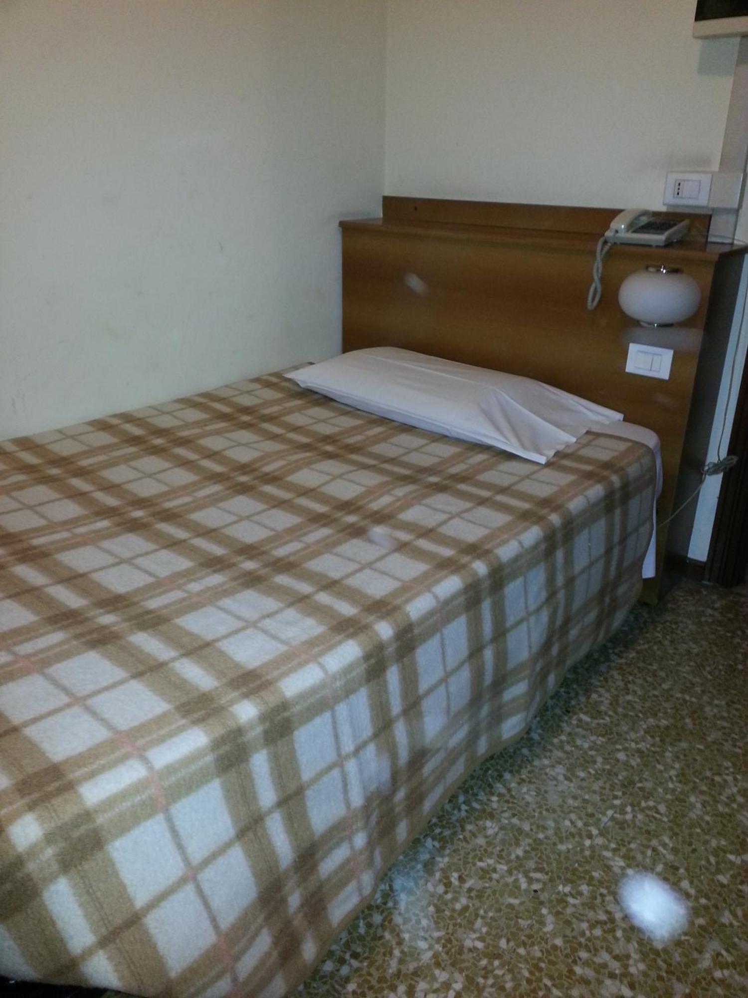 Hotel Lombardia Seveso Exterior foto