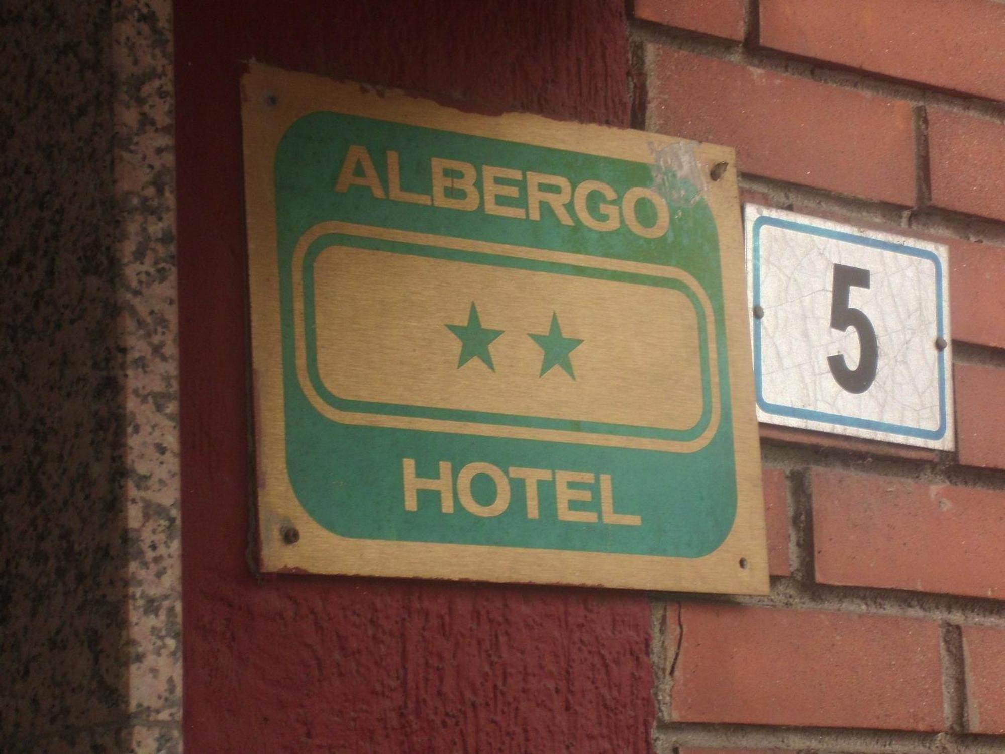 Hotel Lombardia Seveso Exterior foto