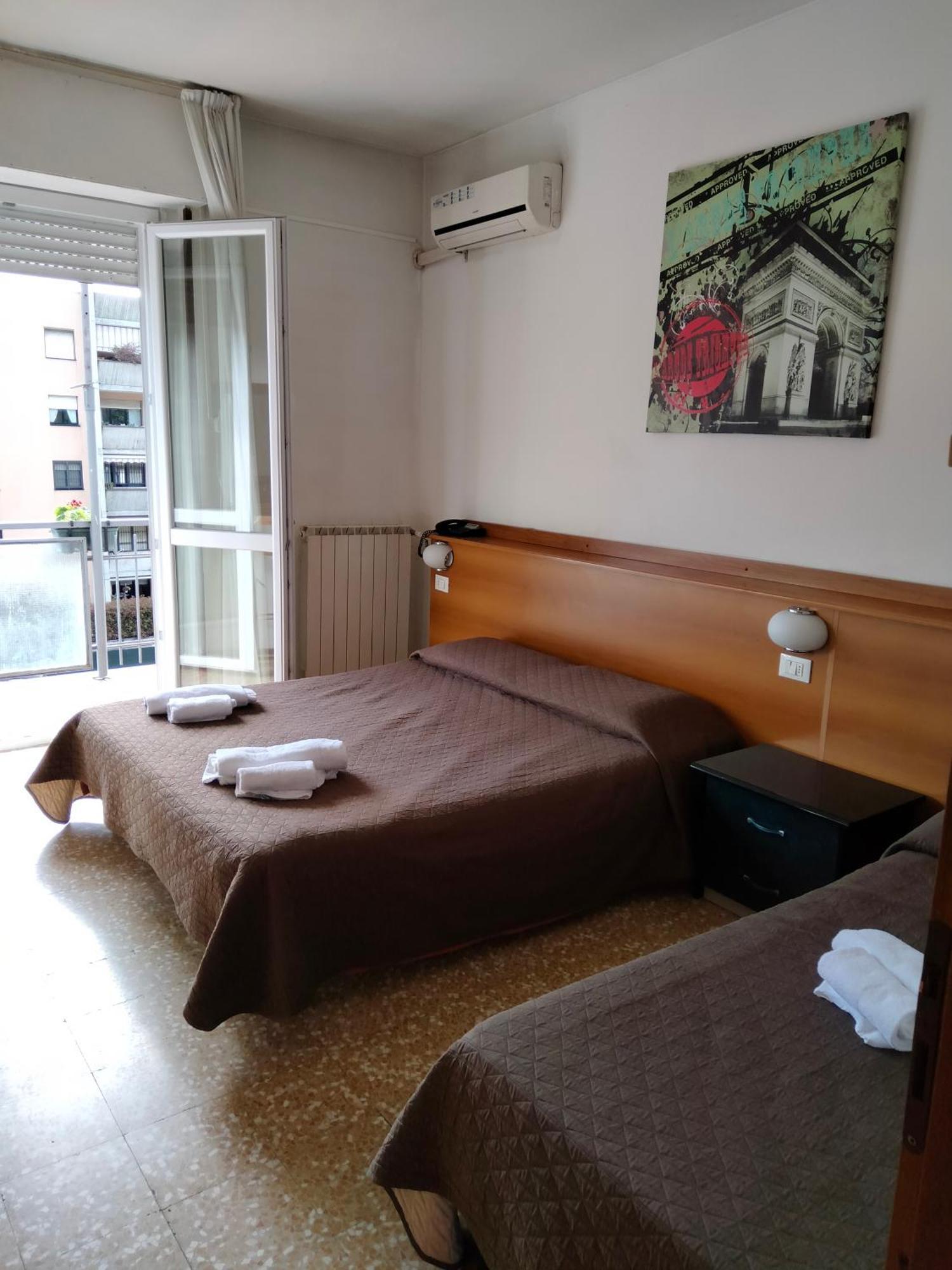 Hotel Lombardia Seveso Exterior foto