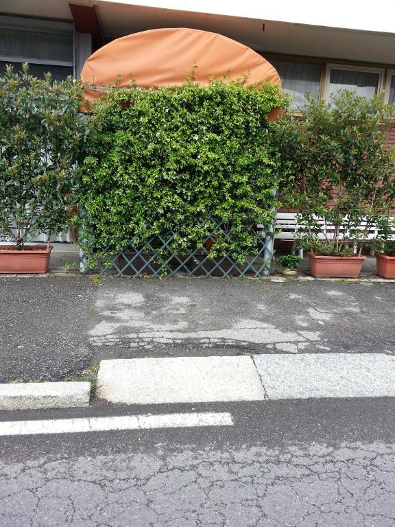 Hotel Lombardia Seveso Exterior foto