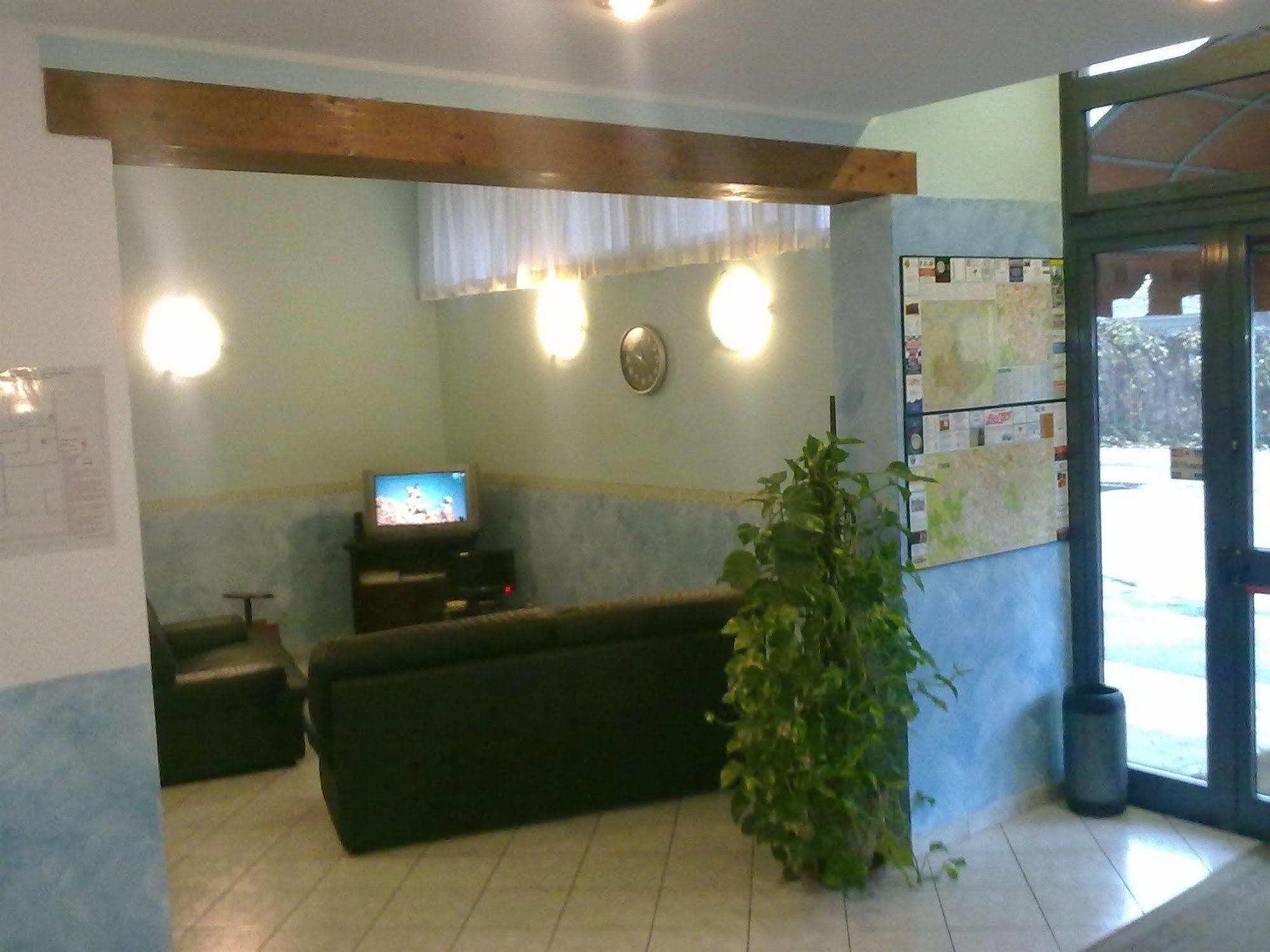 Hotel Lombardia Seveso Exterior foto