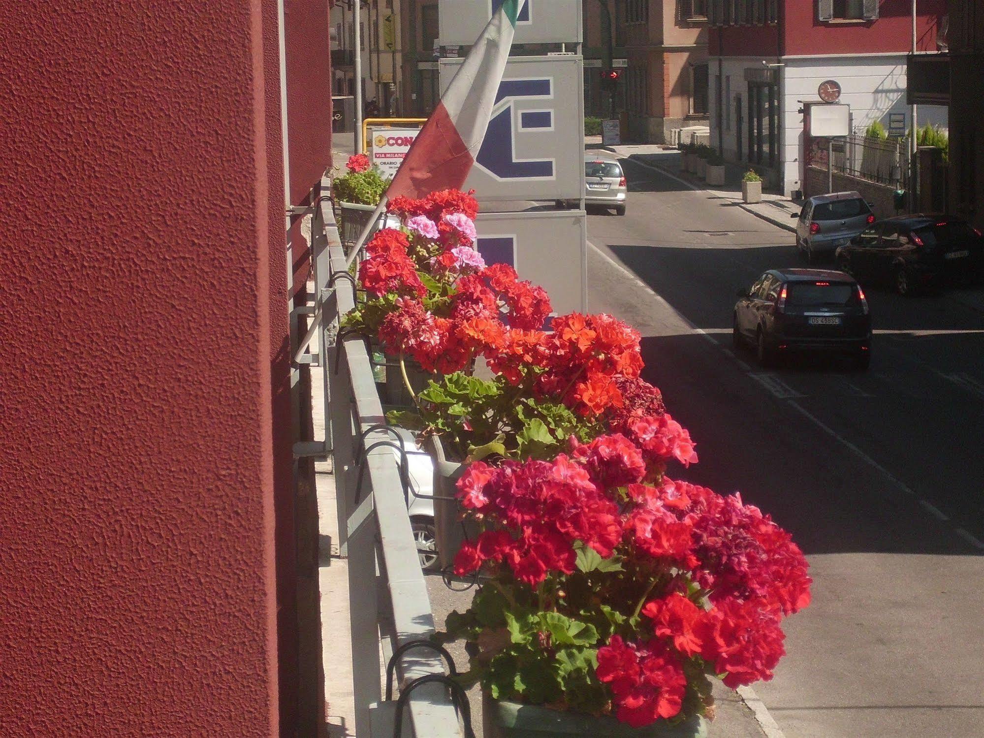 Hotel Lombardia Seveso Exterior foto