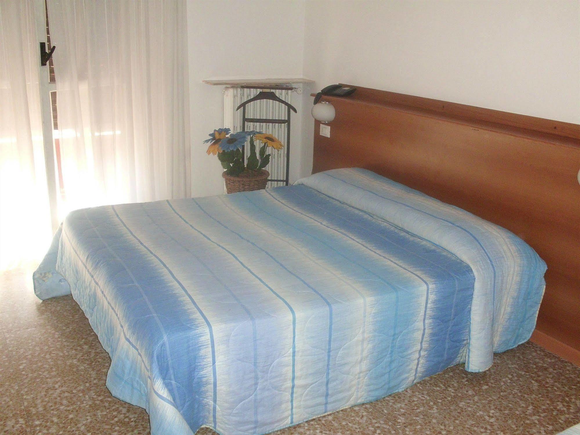 Hotel Lombardia Seveso Exterior foto