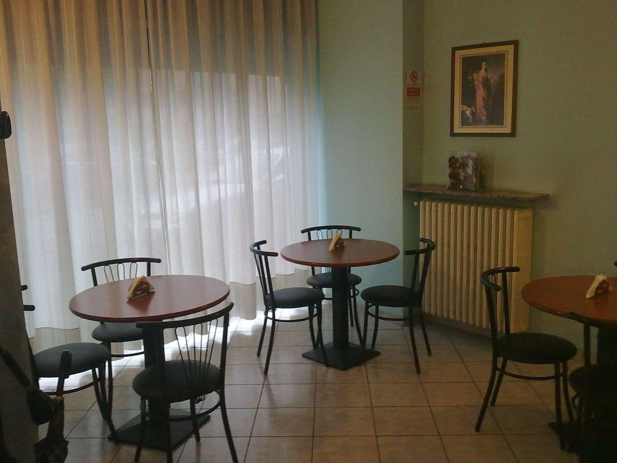 Hotel Lombardia Seveso Exterior foto